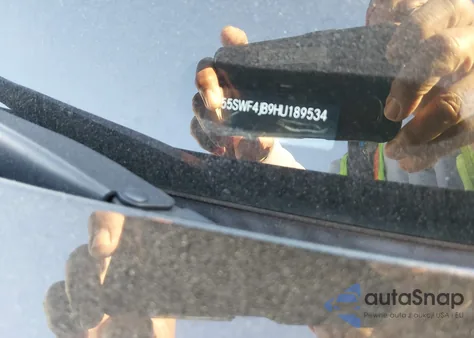 2017 Mercedes-Benz C 300 из США, поврежденный, VIN 55SWF4JB9HU189534